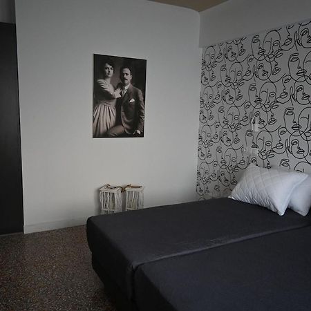 Haris 303 Apartment By Vpn Accomodation Атина Екстериор снимка