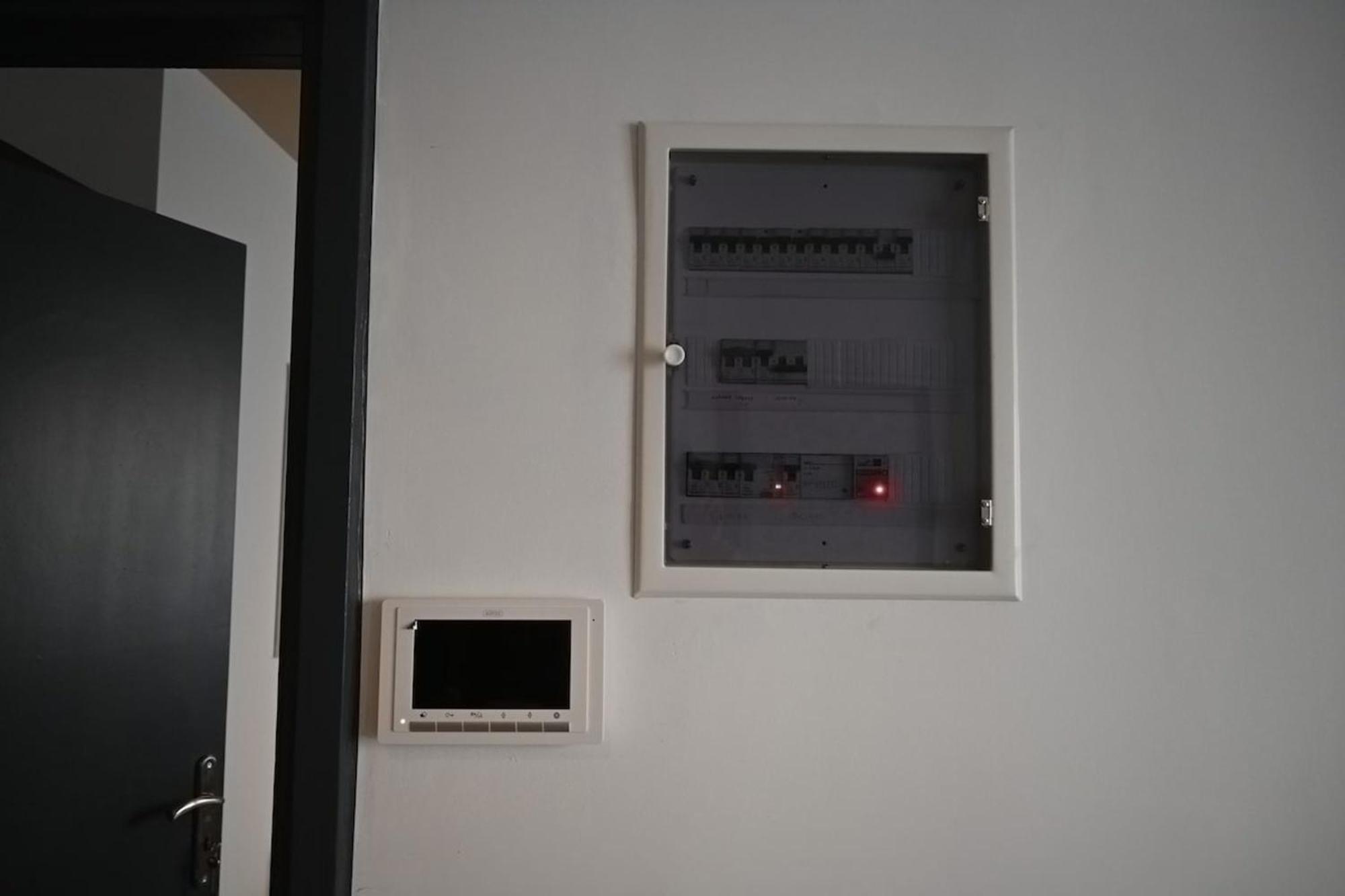 Haris 303 Apartment By Vpn Accomodation Атина Екстериор снимка
