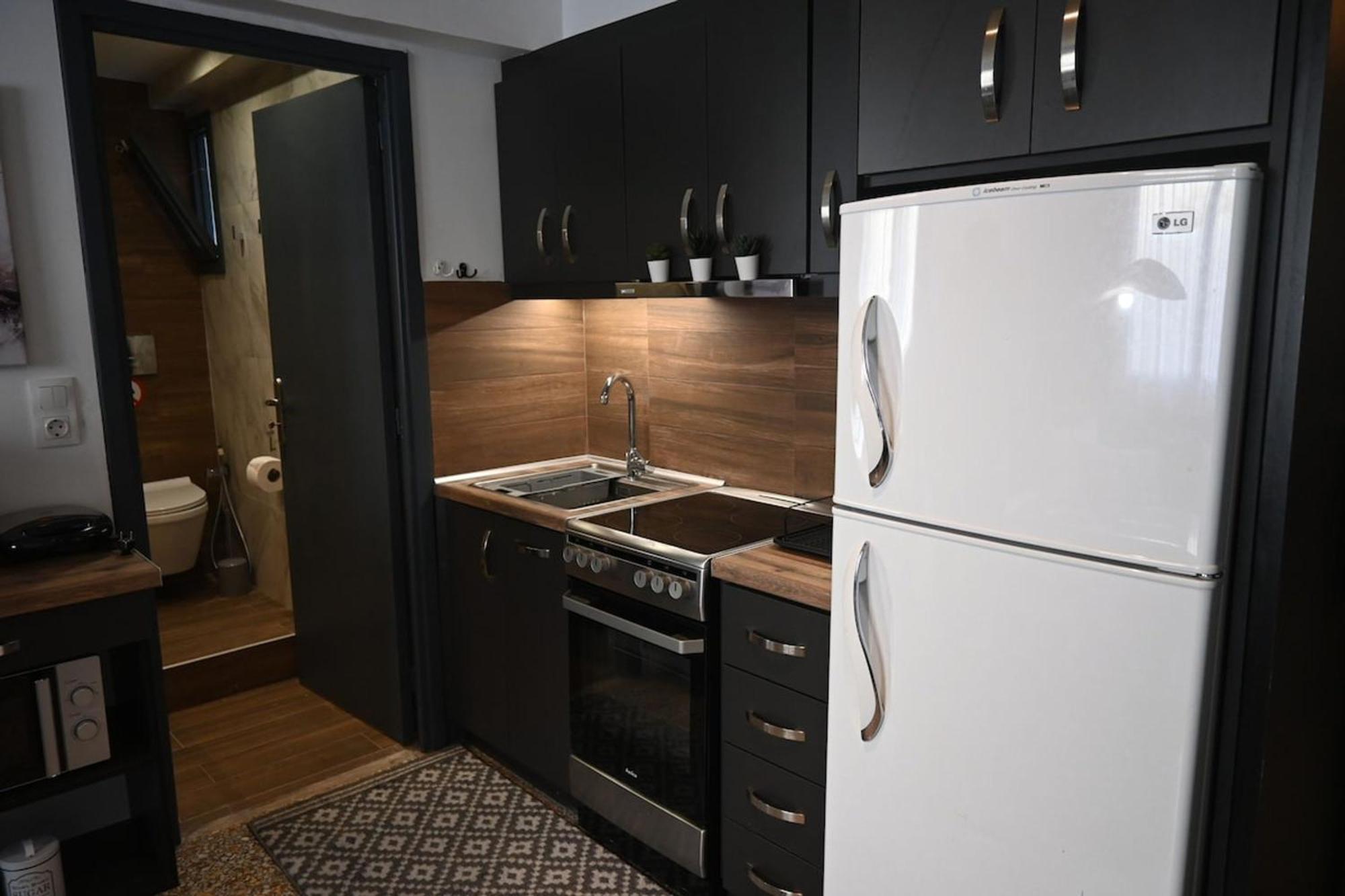 Haris 303 Apartment By Vpn Accomodation Атина Екстериор снимка